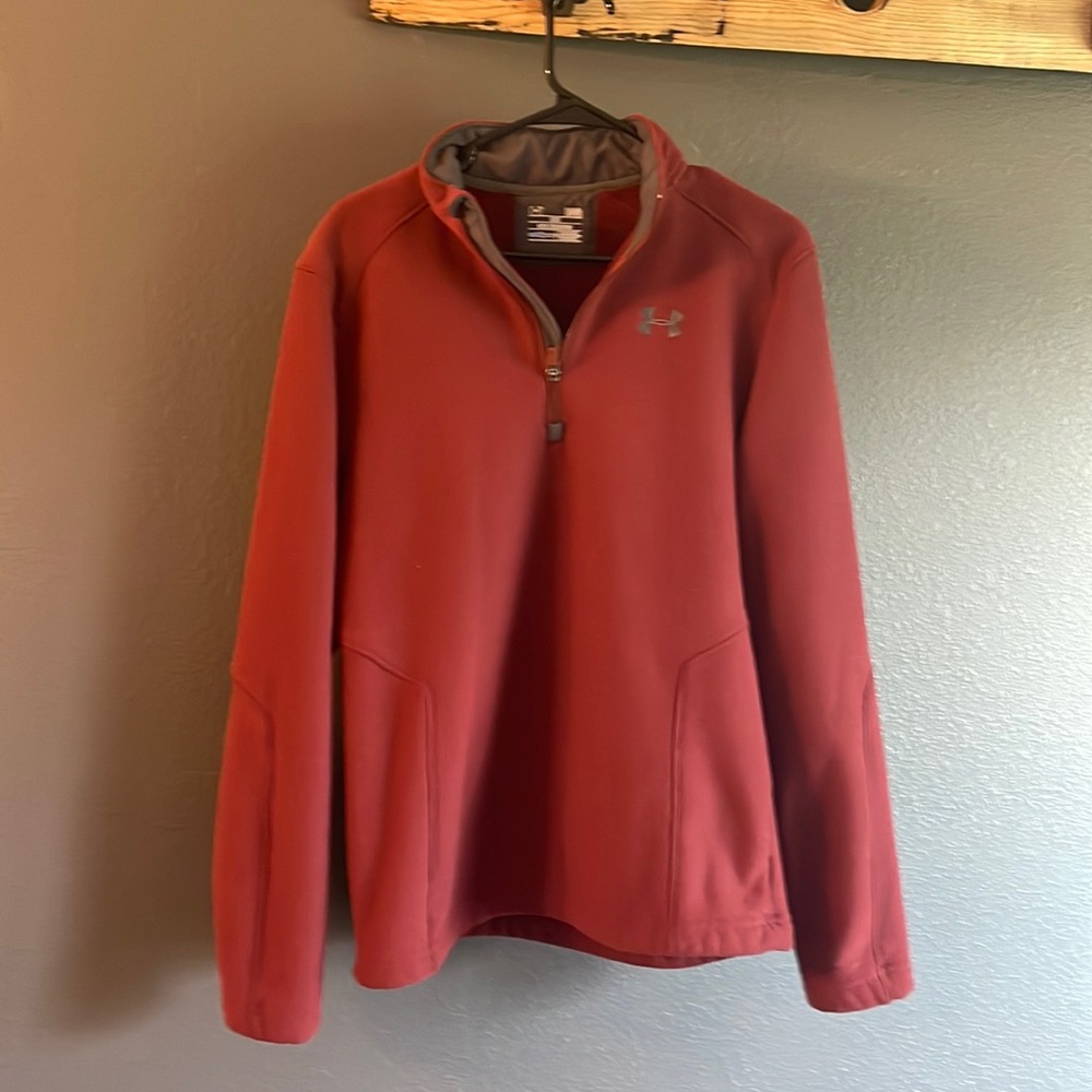 Very nice and WARM Under Armour Cold gear 1/4 zip pull over! Size Large